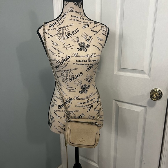 Kate Spade baby smoosh micro crossbody light sand - Picture 1 of 8